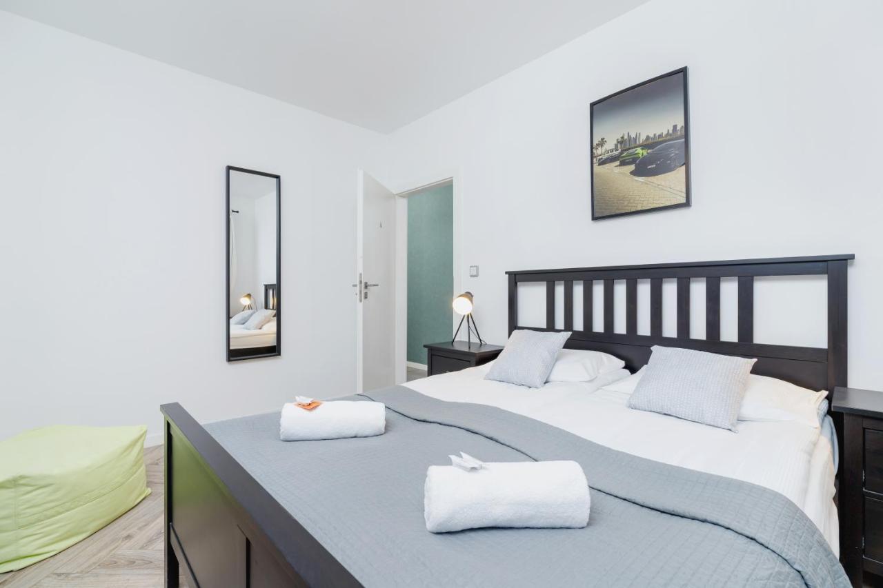 Premium Apartment Ludwinowska Krakow By Noclegi Renters Exteriör bild